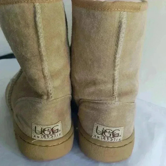 UGG Kids' Classic short II water resistant shearling boot 5 - Picture 2 of 9